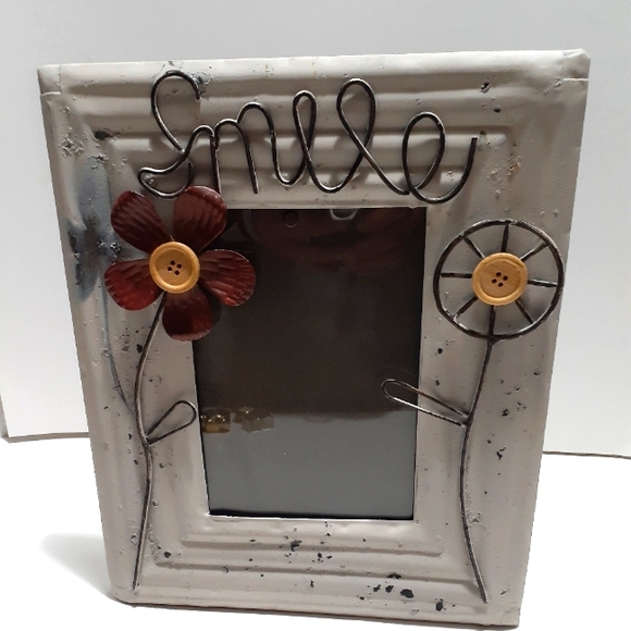 Artistic Metal & Wire Photo Frame - Picture 1 of 4
